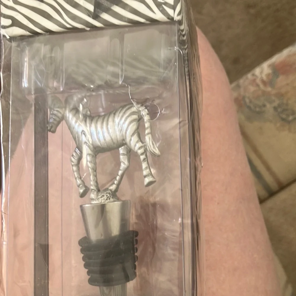 FINAL MARKDOWN Zebra wine stopper